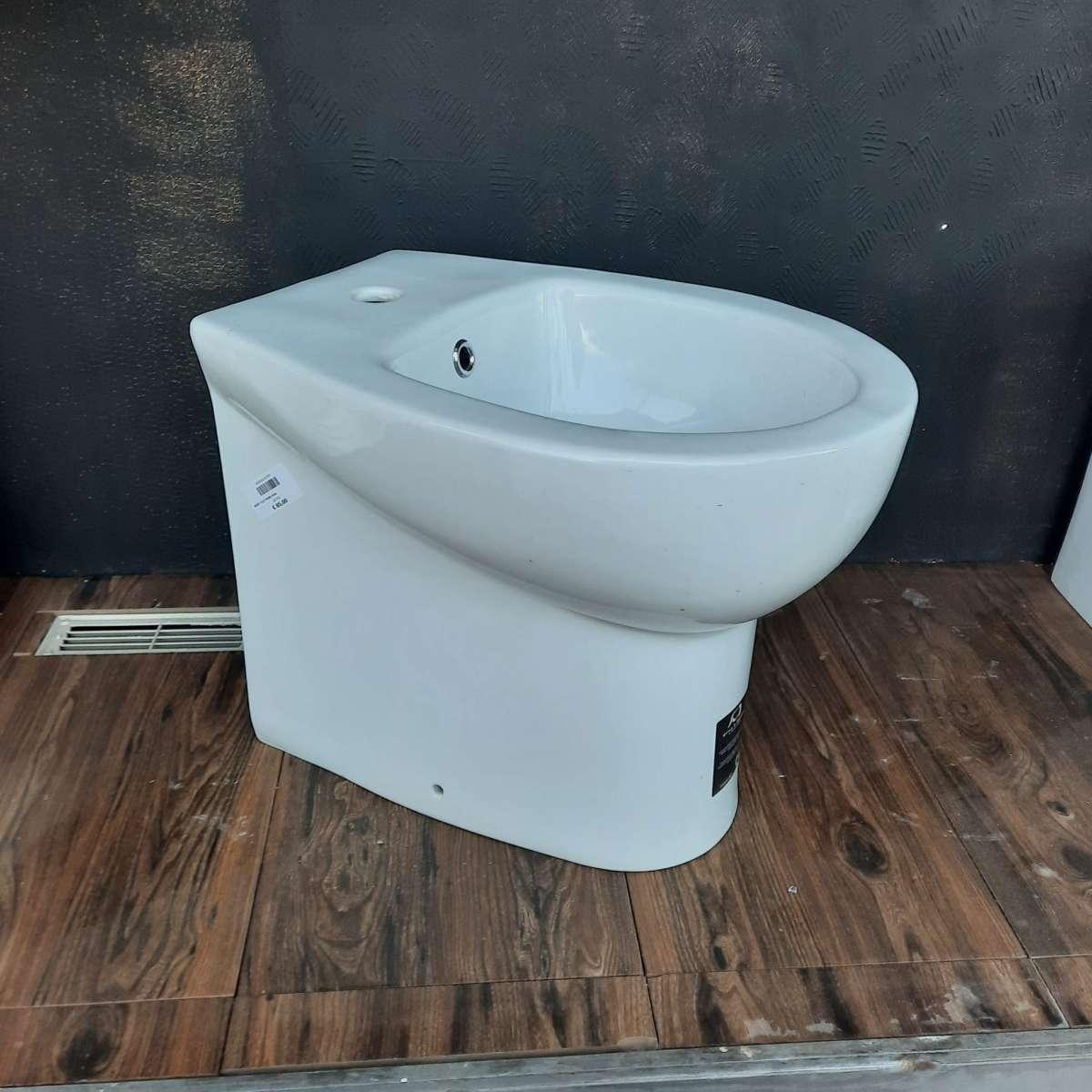Bidet filo muro oval