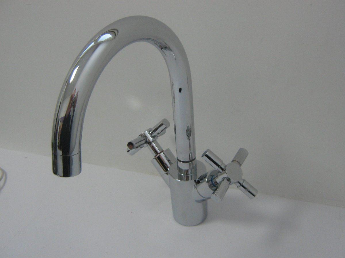 Miscelatore lavabo tortolano